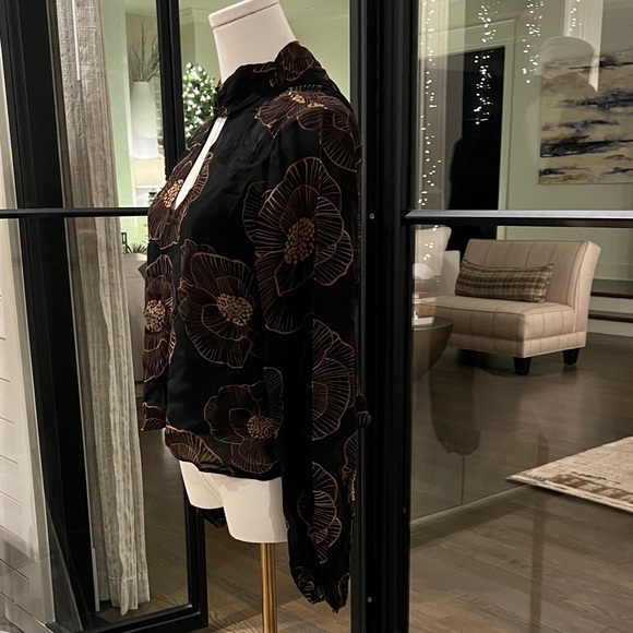 FARM Rio Black and Brown Floral Blouse - Picture 2 of 6